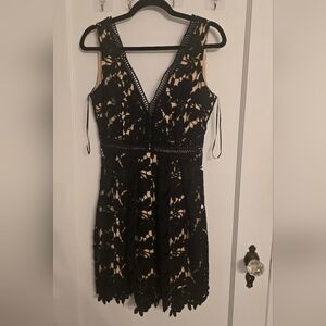 Romeo & Juliet Couture Black Floral Lace Midi Dress